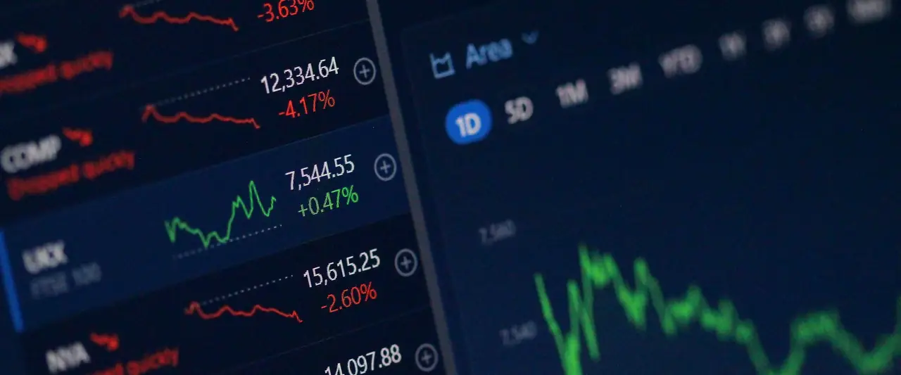 Share prices and portfolio values on a trading app